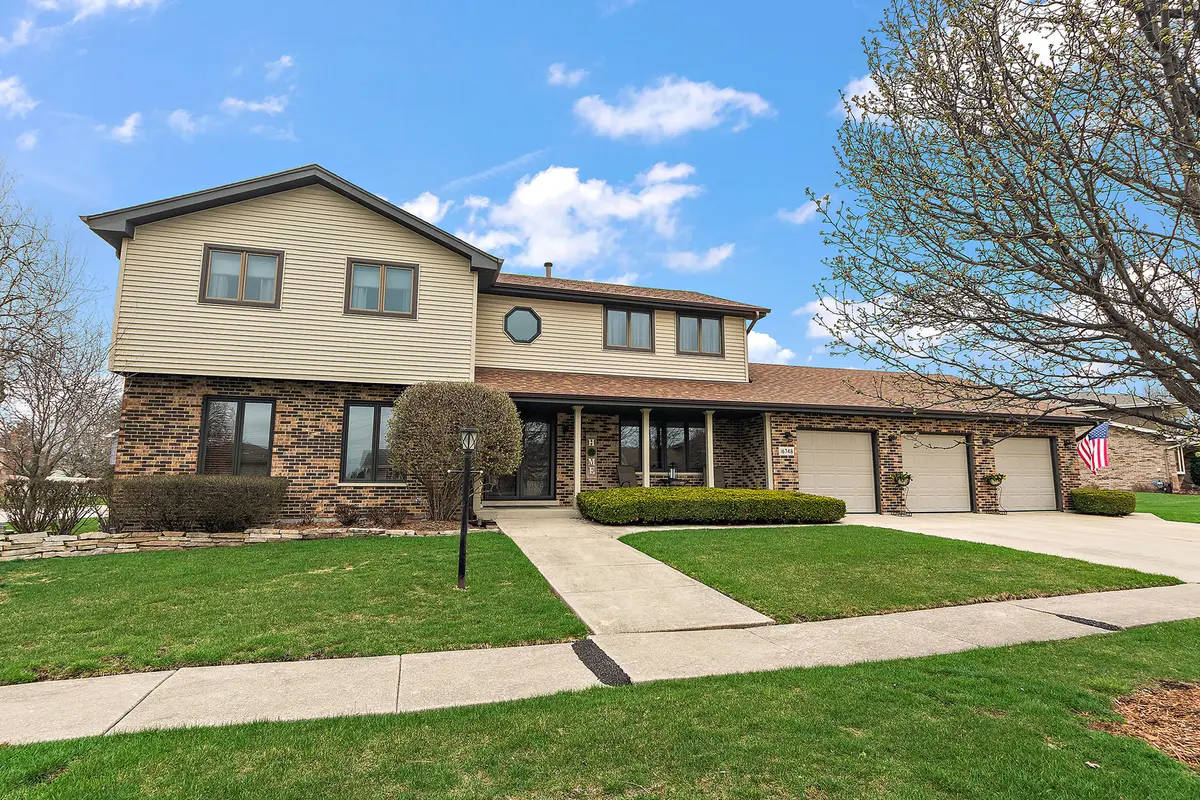 16748 Richards DR, Tinley Park, IL 60477