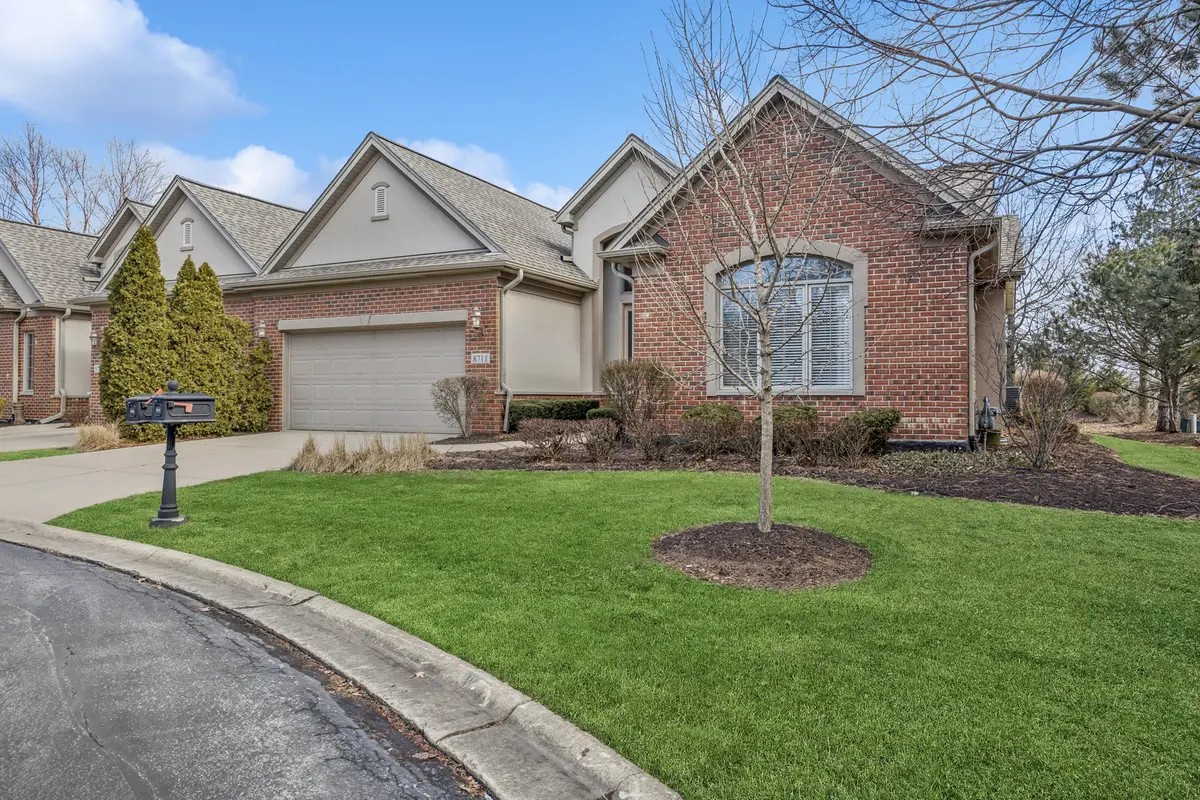 8711 Berkley CT, Orland Park, IL 60462
