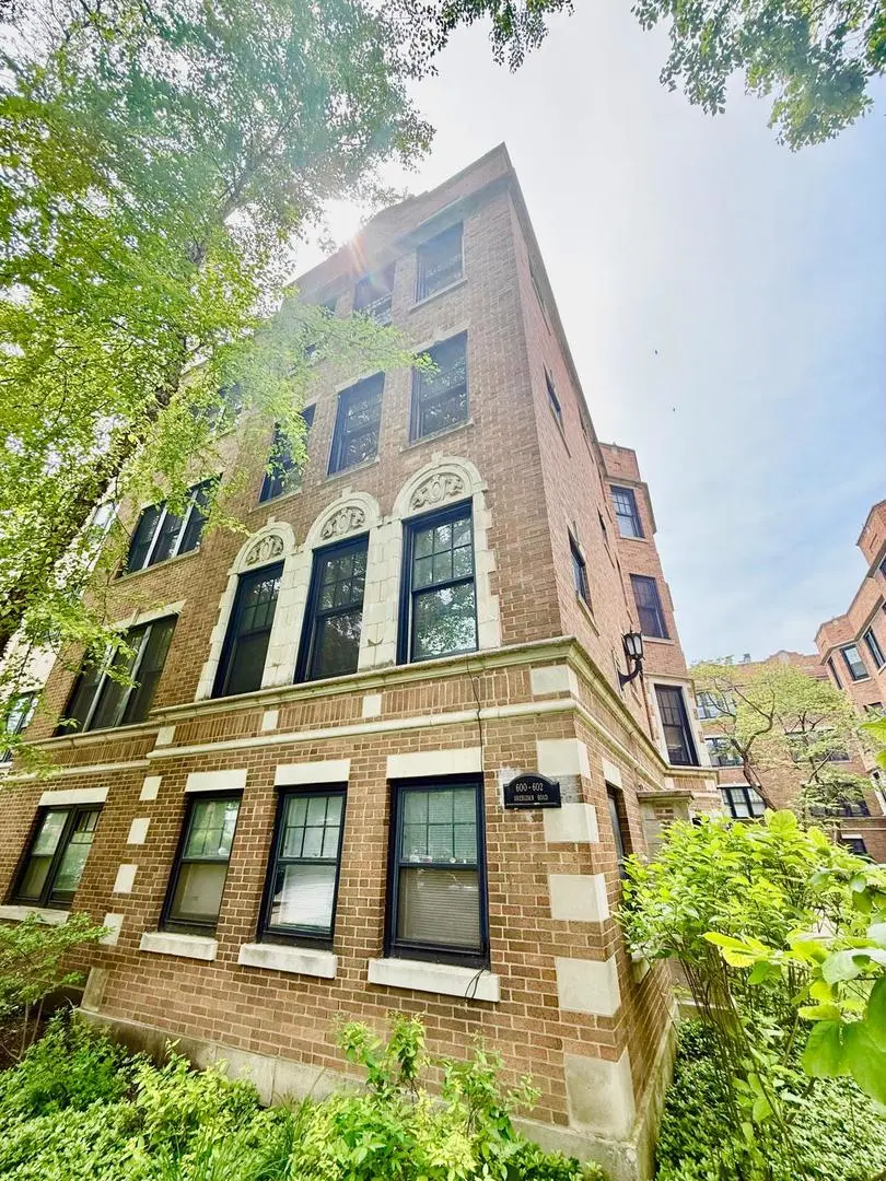 602 Sheridan RD #2W, Evanston, IL 60202