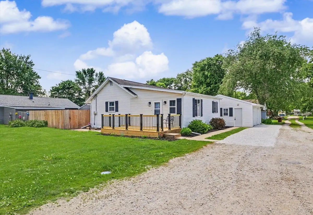 305 S 1st ST, Tolono, IL 61880
