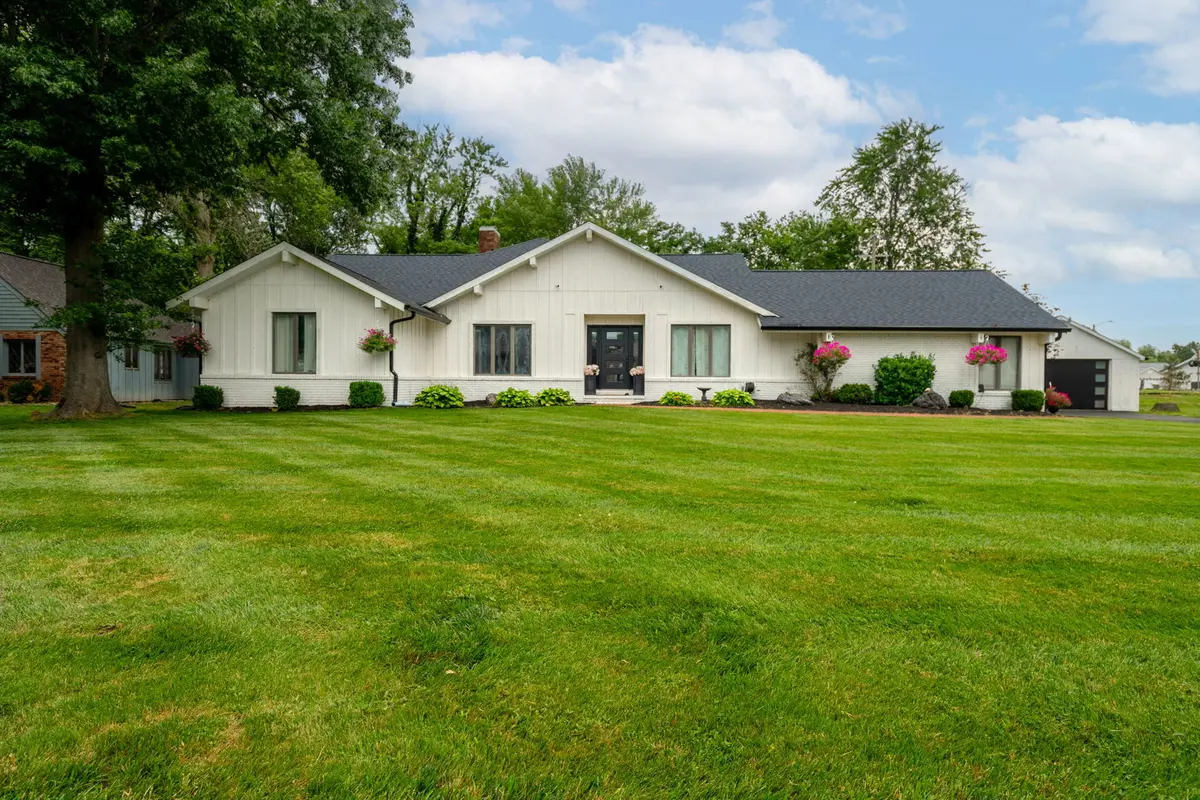 3302 W Lakeview RD, Marion, IL 62959