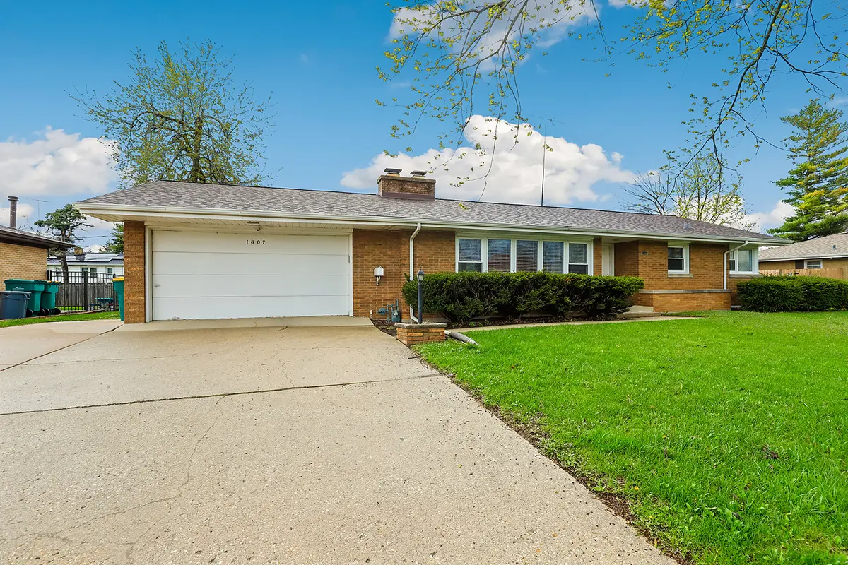 1807 Glenwood AVE, Joliet, IL 60435