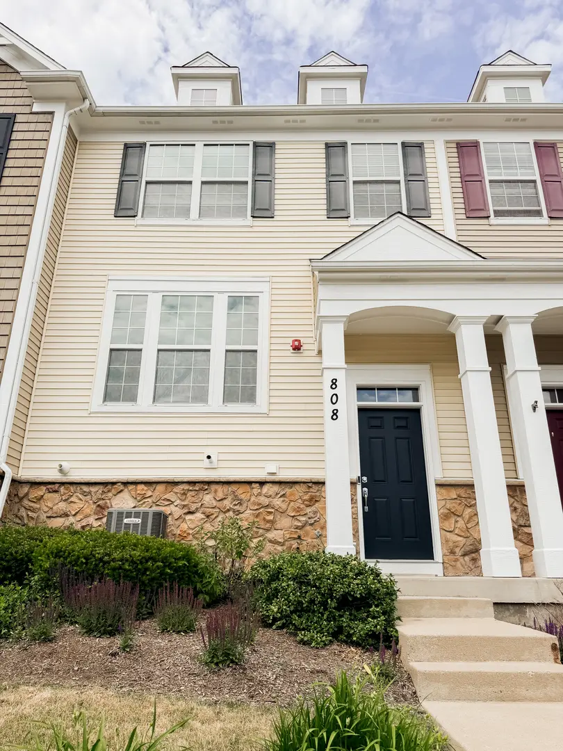808 E Wing ST, Arlington Heights, IL 60004