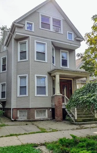 2433 W Berteau AVE, Chicago, IL 60618