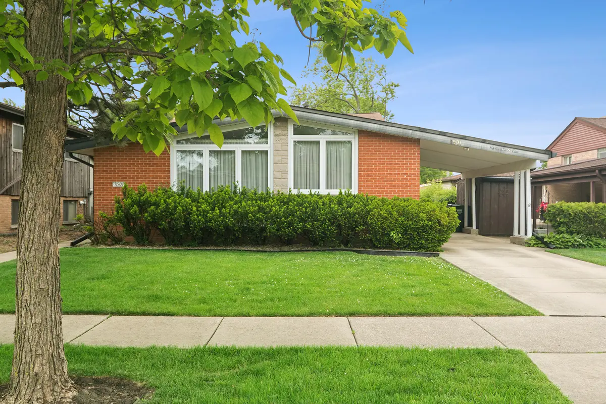 8501 W Normal AVE, Niles, IL 60714