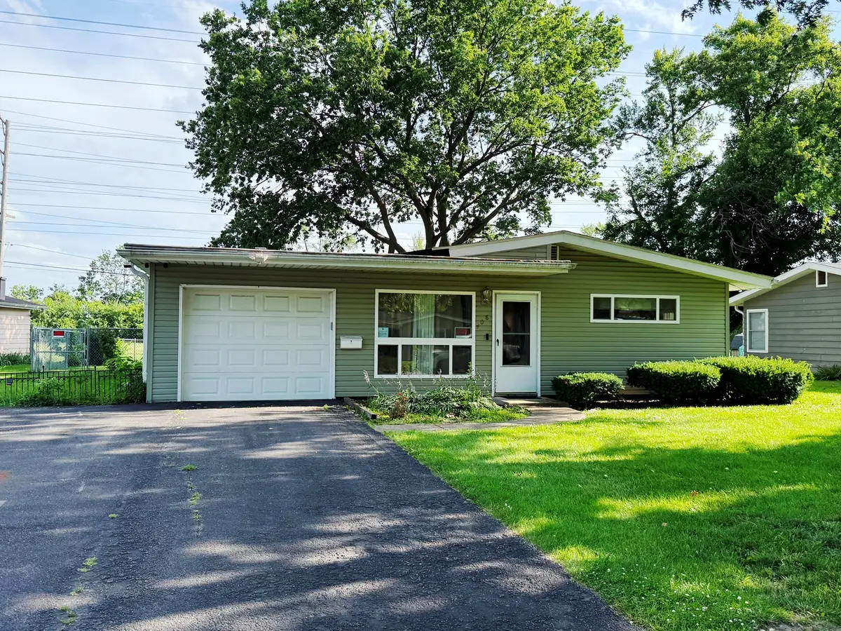 408 Princeton DR, North Aurora, IL 60542