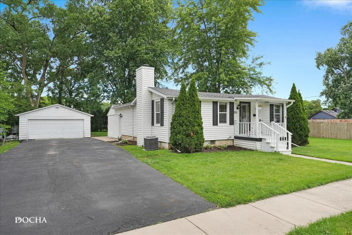 221 Boulevard ST, Sandwich, IL 60548