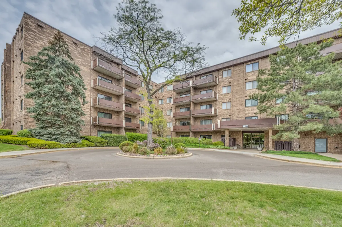 720 Wellington AVE #307, Elk Grove Village, IL 60007