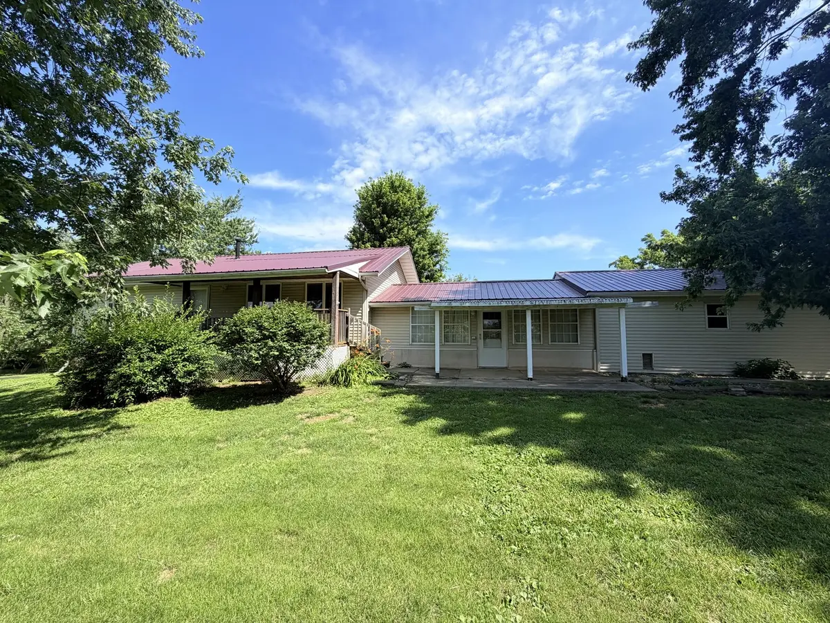 17179 Swisher Hill RD, Dewitt, IL 61735