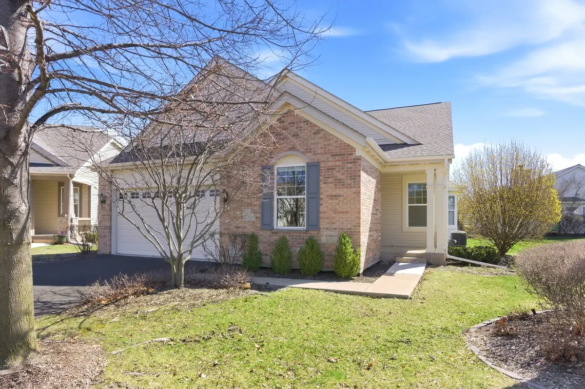1967 Holloway CT, Aurora, IL 60502