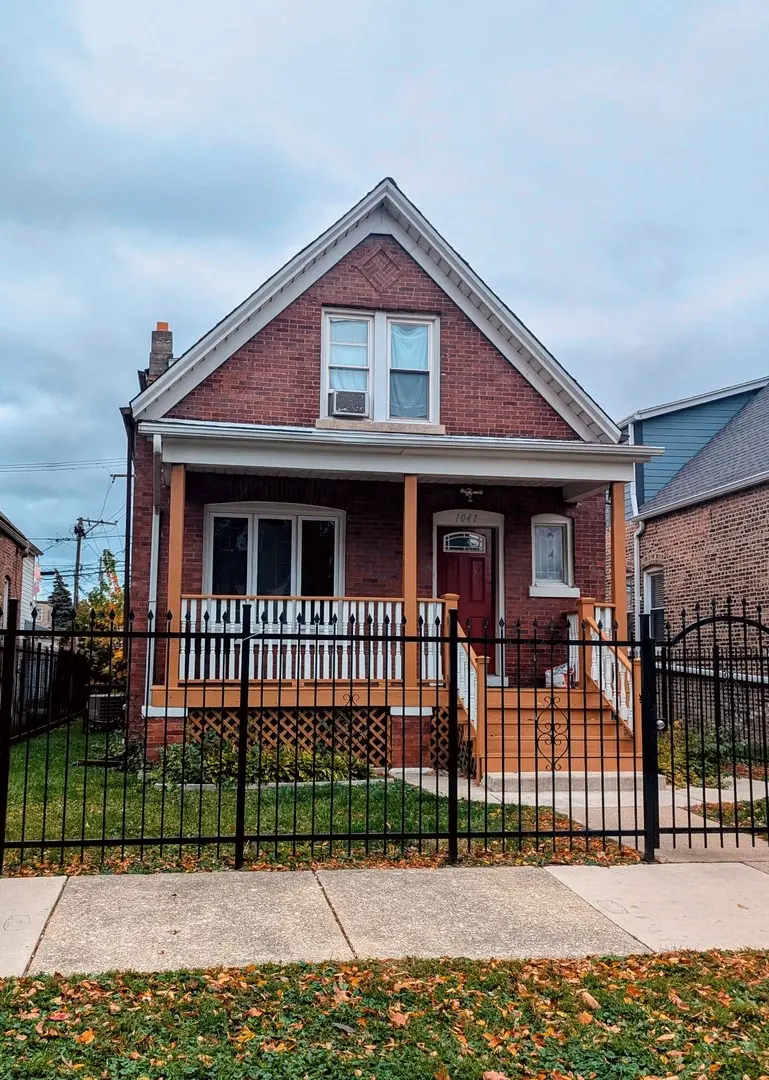 1041 N Spaulding AVE, Chicago, IL 60651