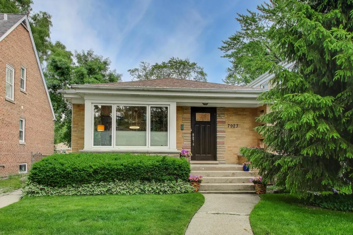 7923 Kolmar AVE, Skokie, IL 60076