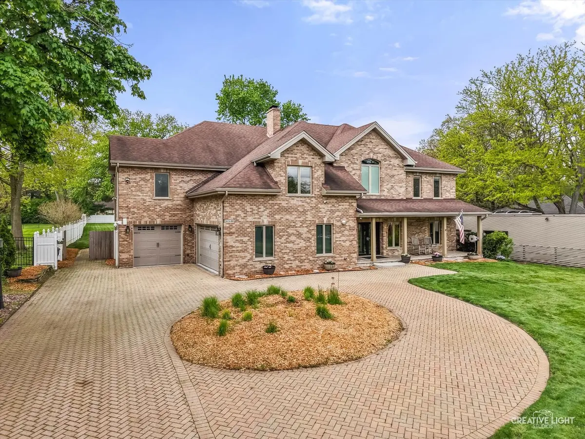 10S060 Clarendon Hills RD, Willowbrook, IL 60527
