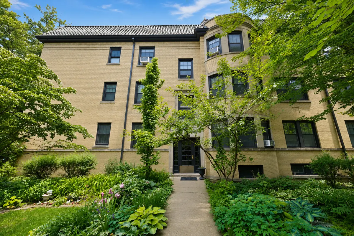 1425 W Summerdale AVE #2AB, Chicago, IL 60640