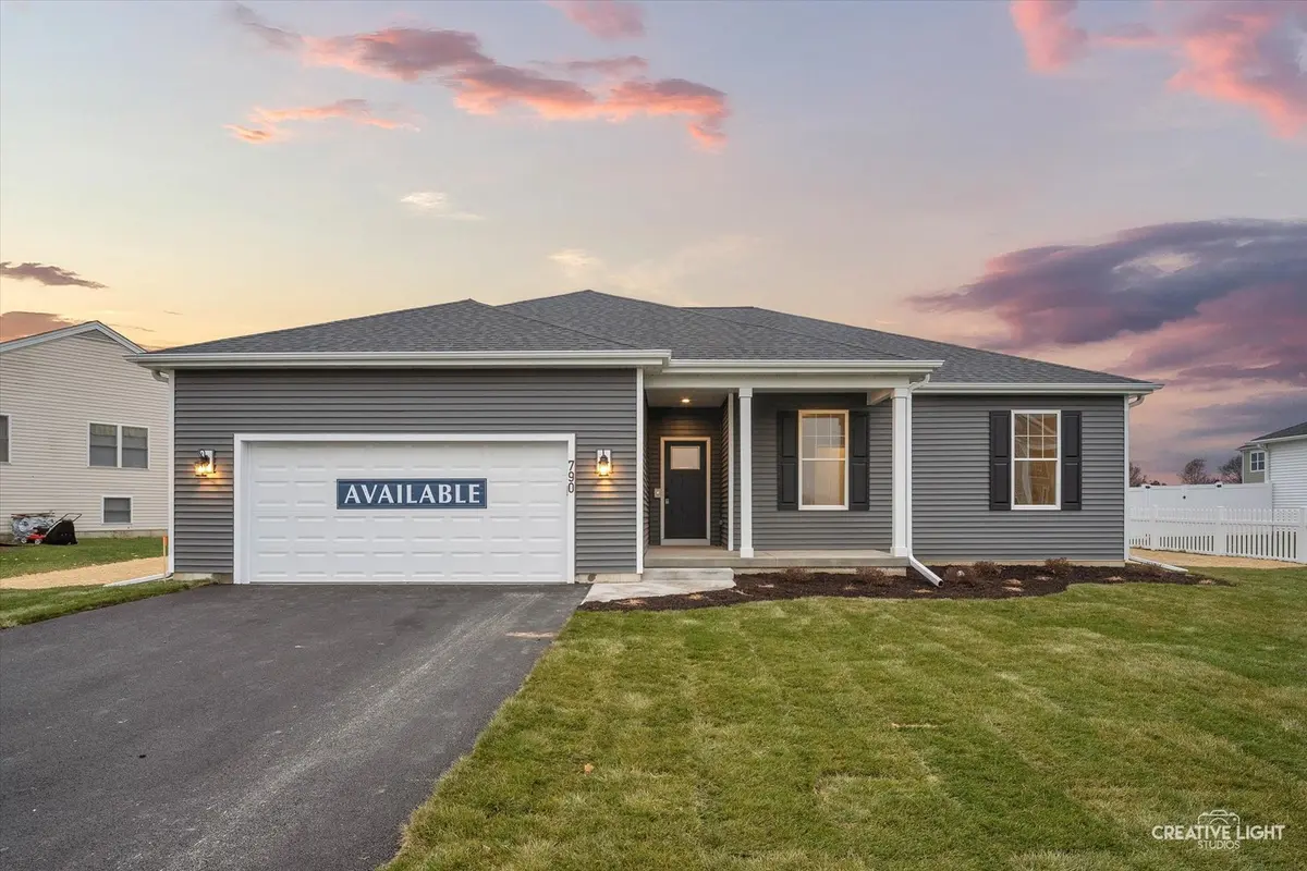 790 Cascade DR, Marengo, IL 60152
