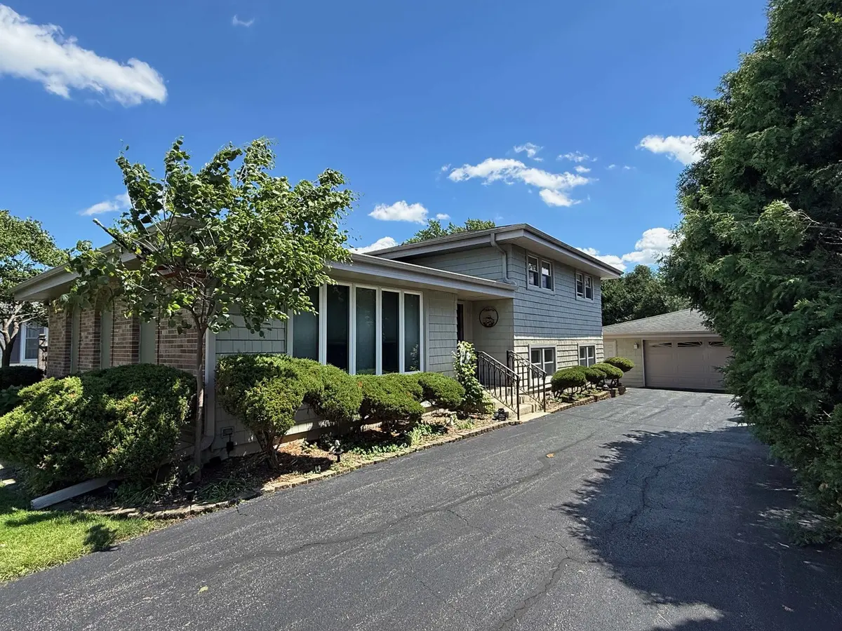 1406 Taft AVE, Wheaton, IL 60189