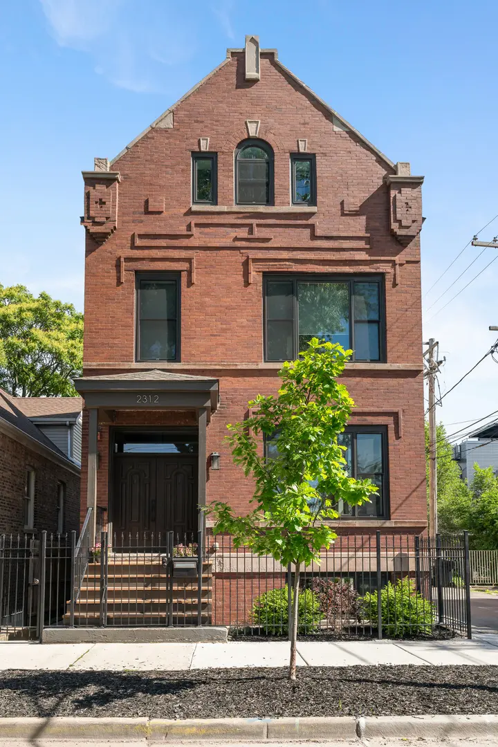 2312 W Charleston ST, Chicago, IL 60647