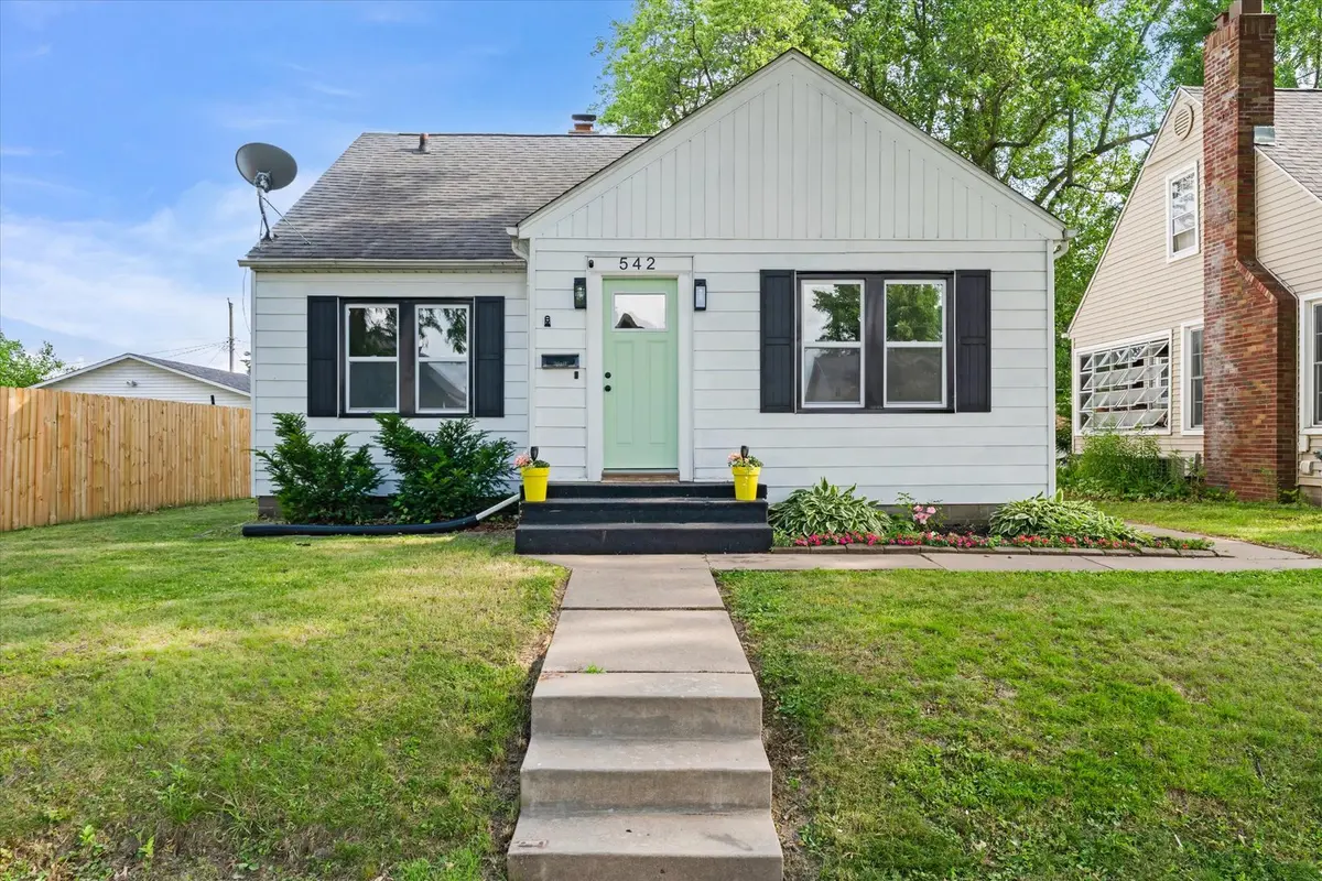 542 21st AVE, Moline, IL 61265