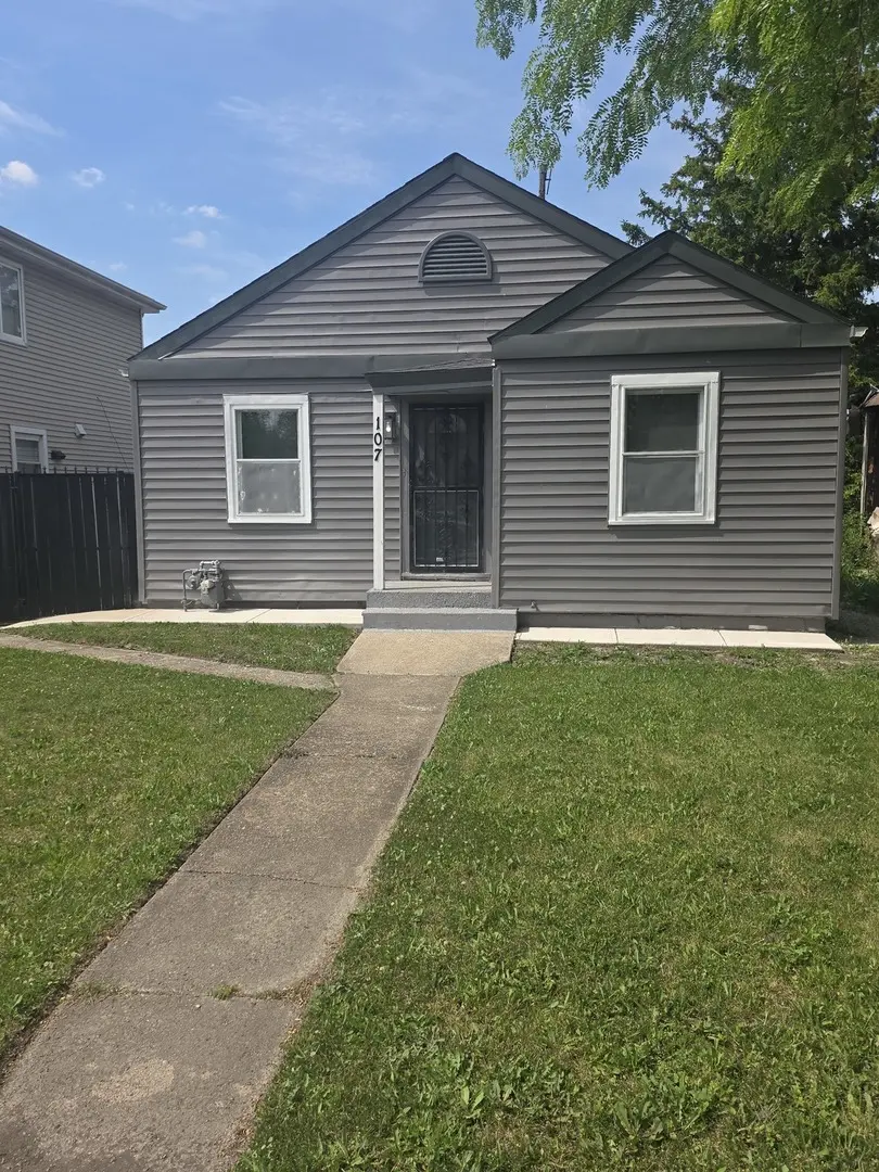 107 E 149th ST, Harvey, IL 60426