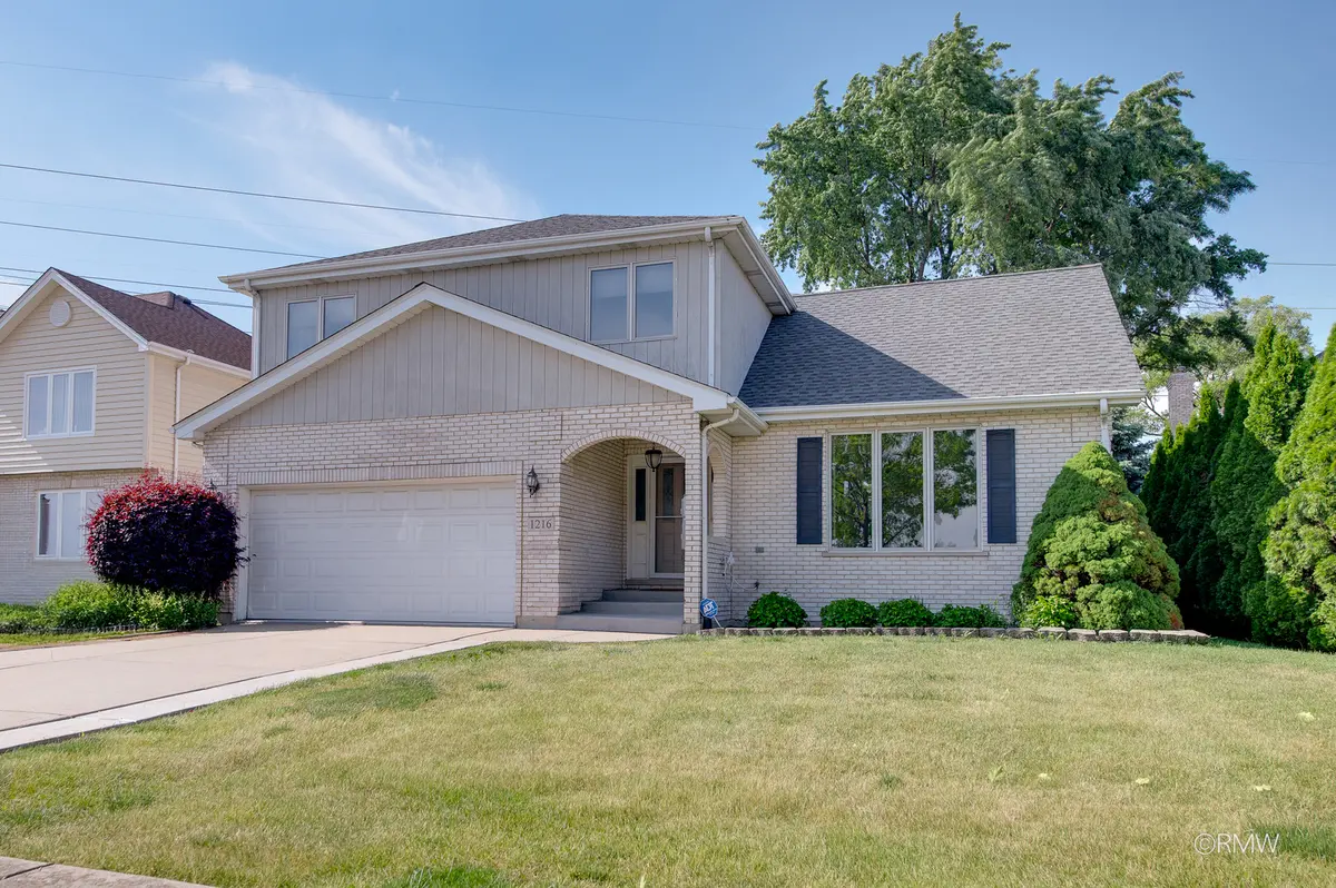 1216 W Grove ST, Addison, IL 60101