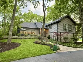 1310 Woodland CT W, Riverwoods, IL 60015