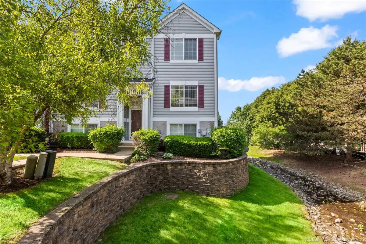 119 Enclave CIR, Bolingbrook, IL 60440