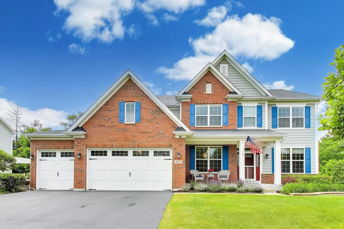 823 Heatherfield CIR, Naperville, IL 60565