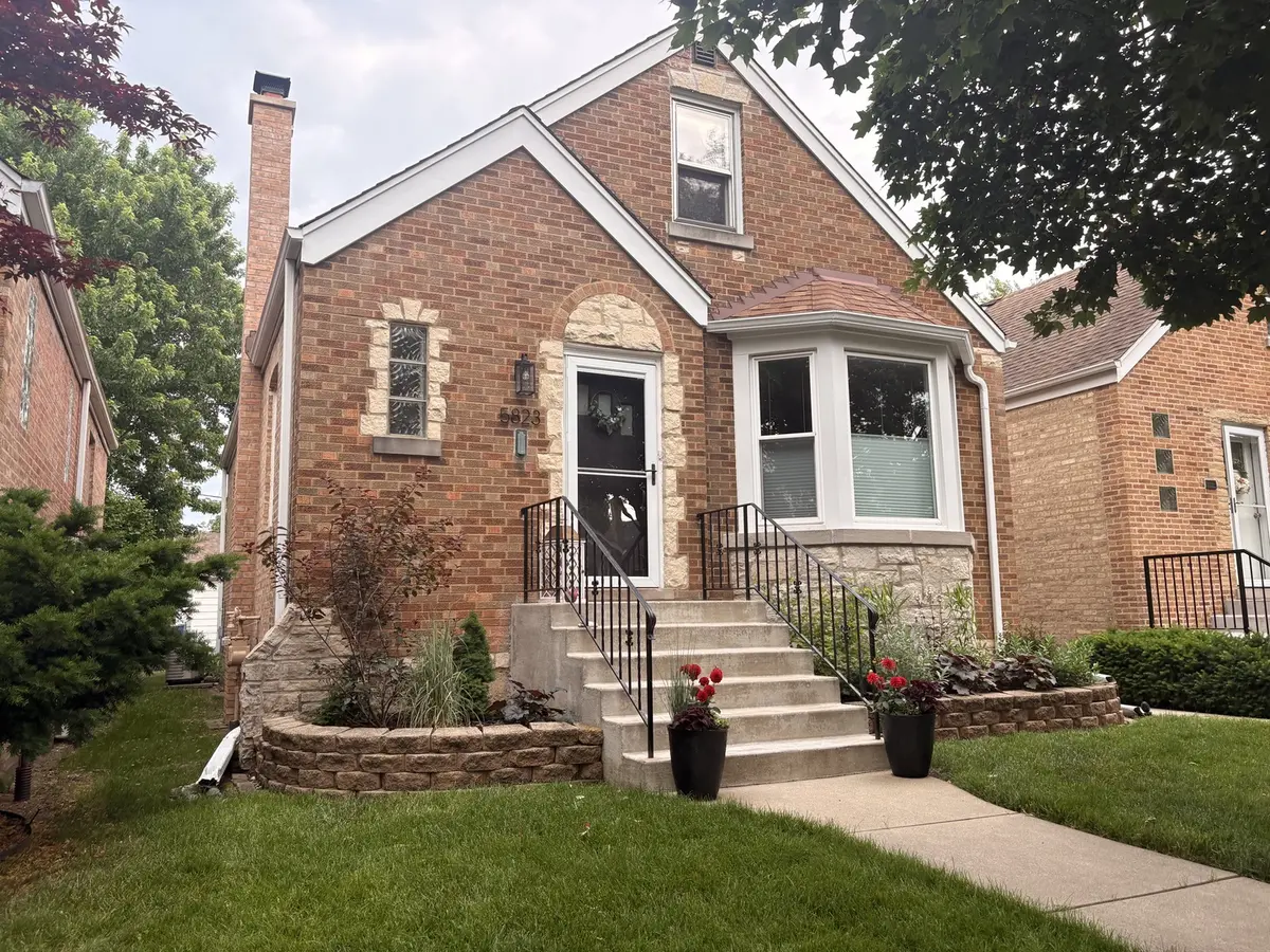 5823 N Merrimac AVE, Chicago, IL 60646