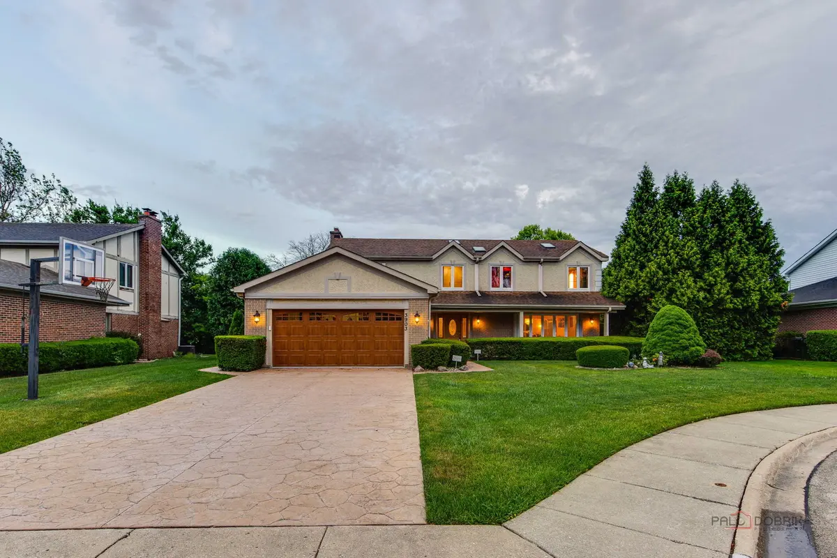 3903 Kiess DR, Glenview, IL 60026