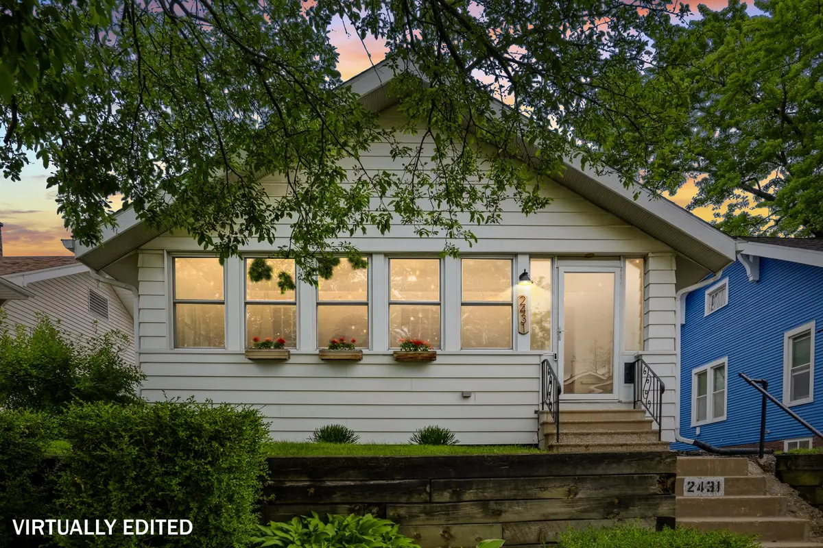 2431 14th AVE, Moline, IL 61265