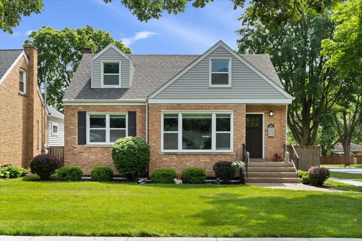 201 N Maple ST, Mount Prospect, IL 60056