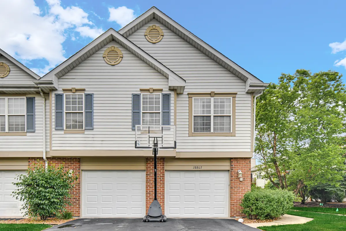 18807 S Burnside Station DR, Mokena, IL 60448