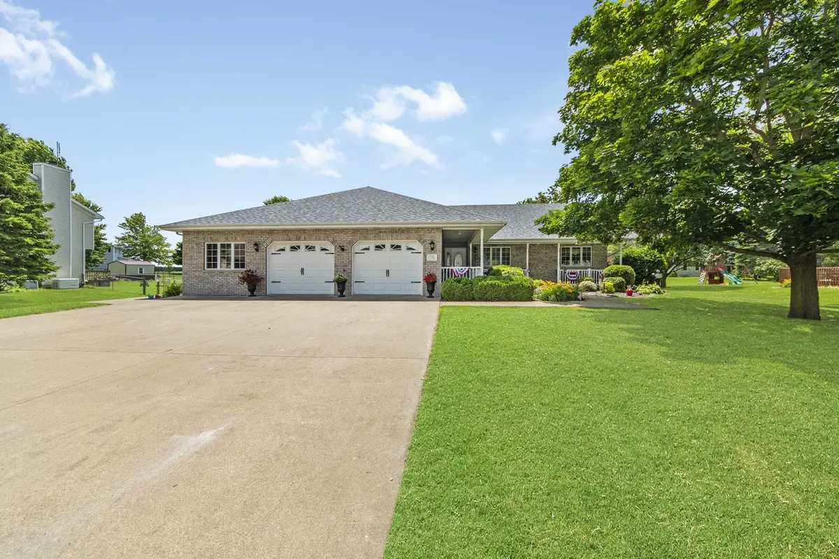711 Alice ST, Minonk, IL 61760