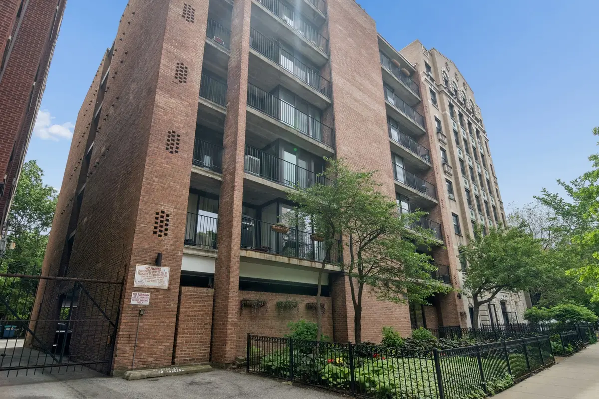651 W Sheridan RD #6D, Chicago, IL 60613