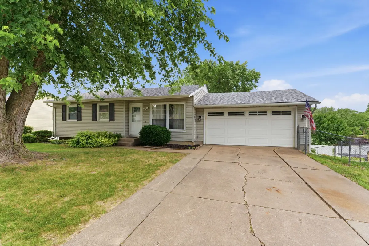 3108 Maplecrest RD, Bettendorf, IA 52722