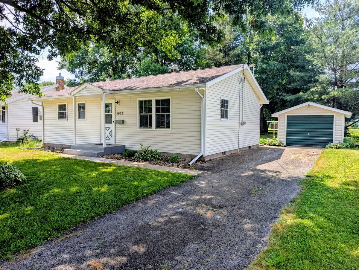 608 NW 3rd ST, Aledo, IL 61231