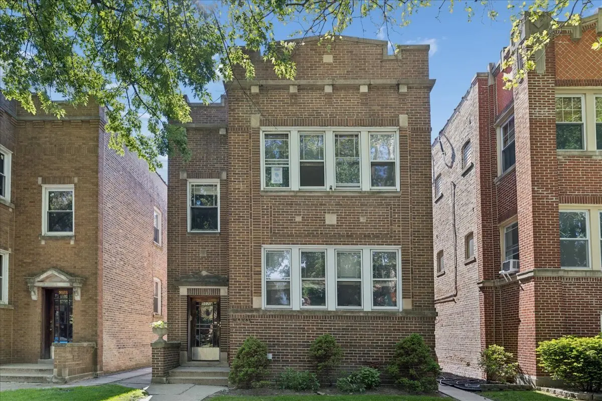 5030 N Ridgeway AVE, Chicago, IL 60625