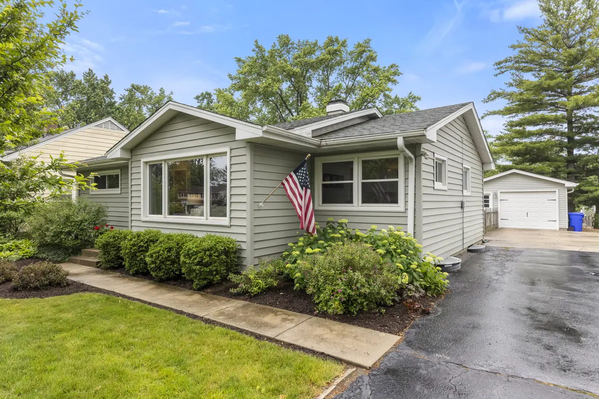 1106 LYFORD LN, Wheaton, IL 60187