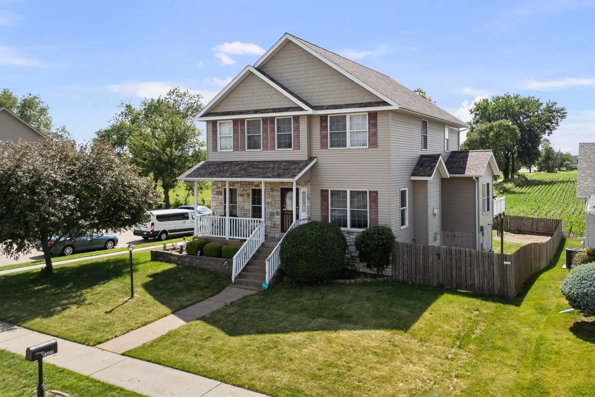 1302 Eagles Crest DR, Davenport, IA 52804