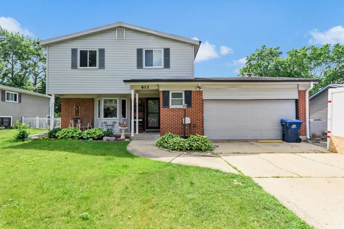 612 Fairview LN, Schaumburg, IL 60193
