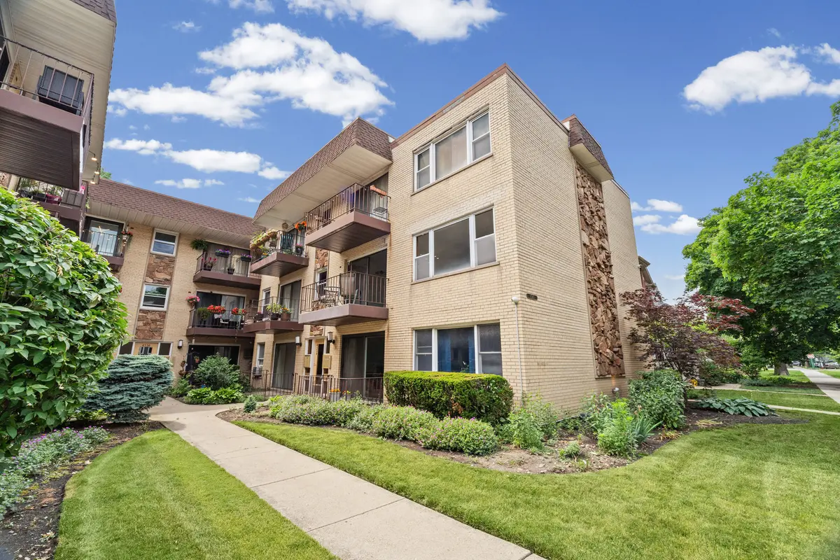 4338 N Keeler AVE #2F, Chicago, IL 60641