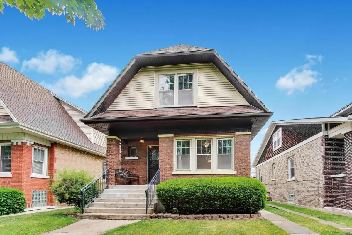 6034 W Berenice AVE, Chicago, IL 60634