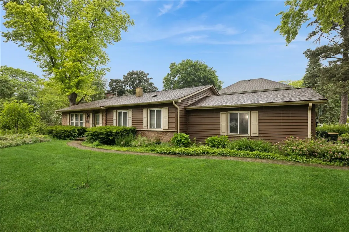 510 W Rockland RD, Libertyville, IL 60048