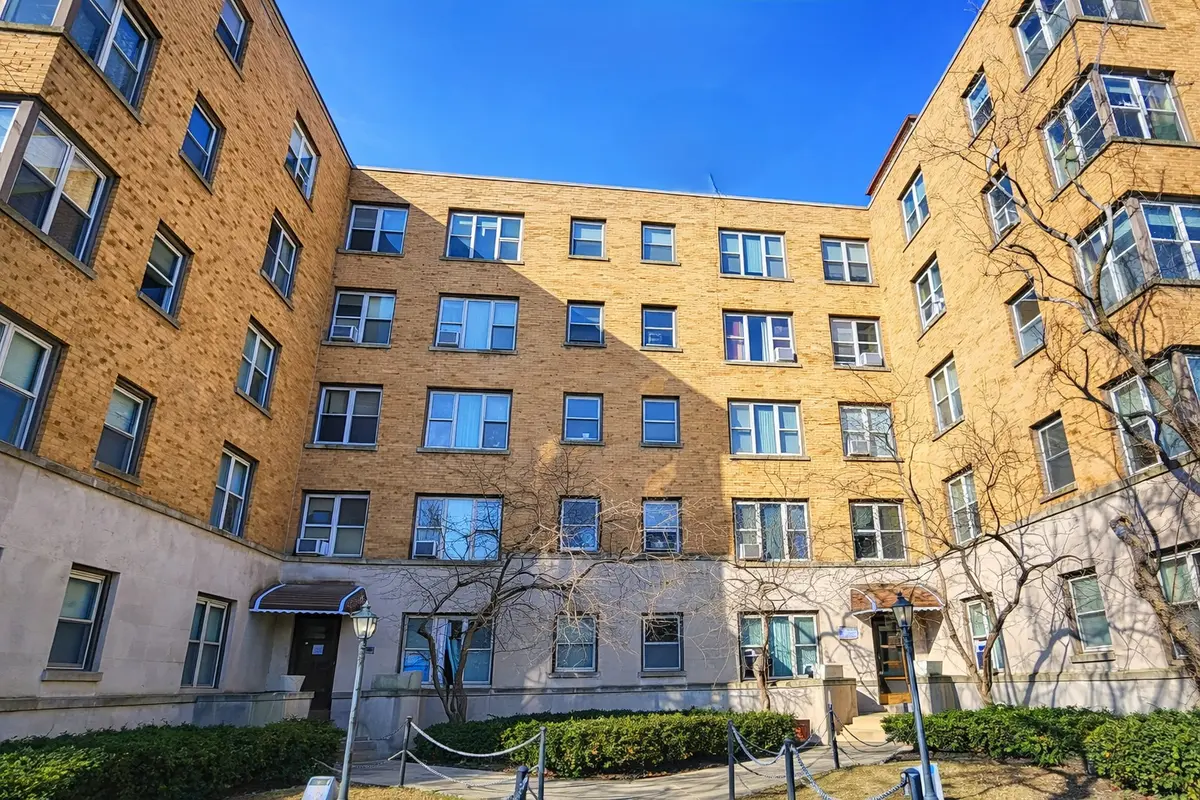 2606 W Balmoral AVE #311, Chicago, IL 60625