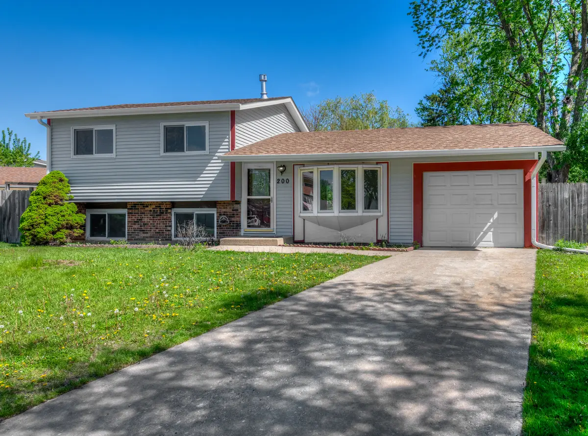 200 Hampdon CT, Bolingbrook, IL 60440