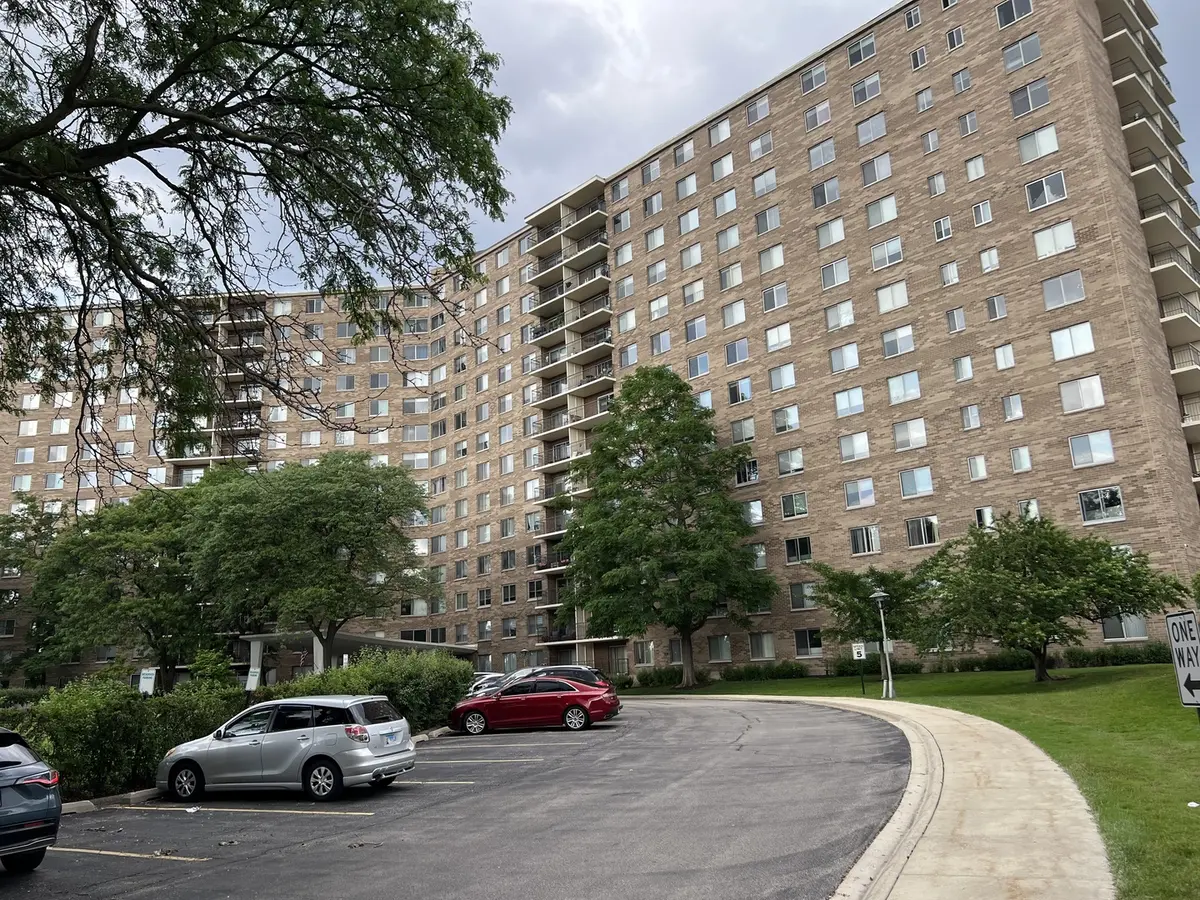 7141 N Kedzie AVE #1105, Chicago, IL 60645
