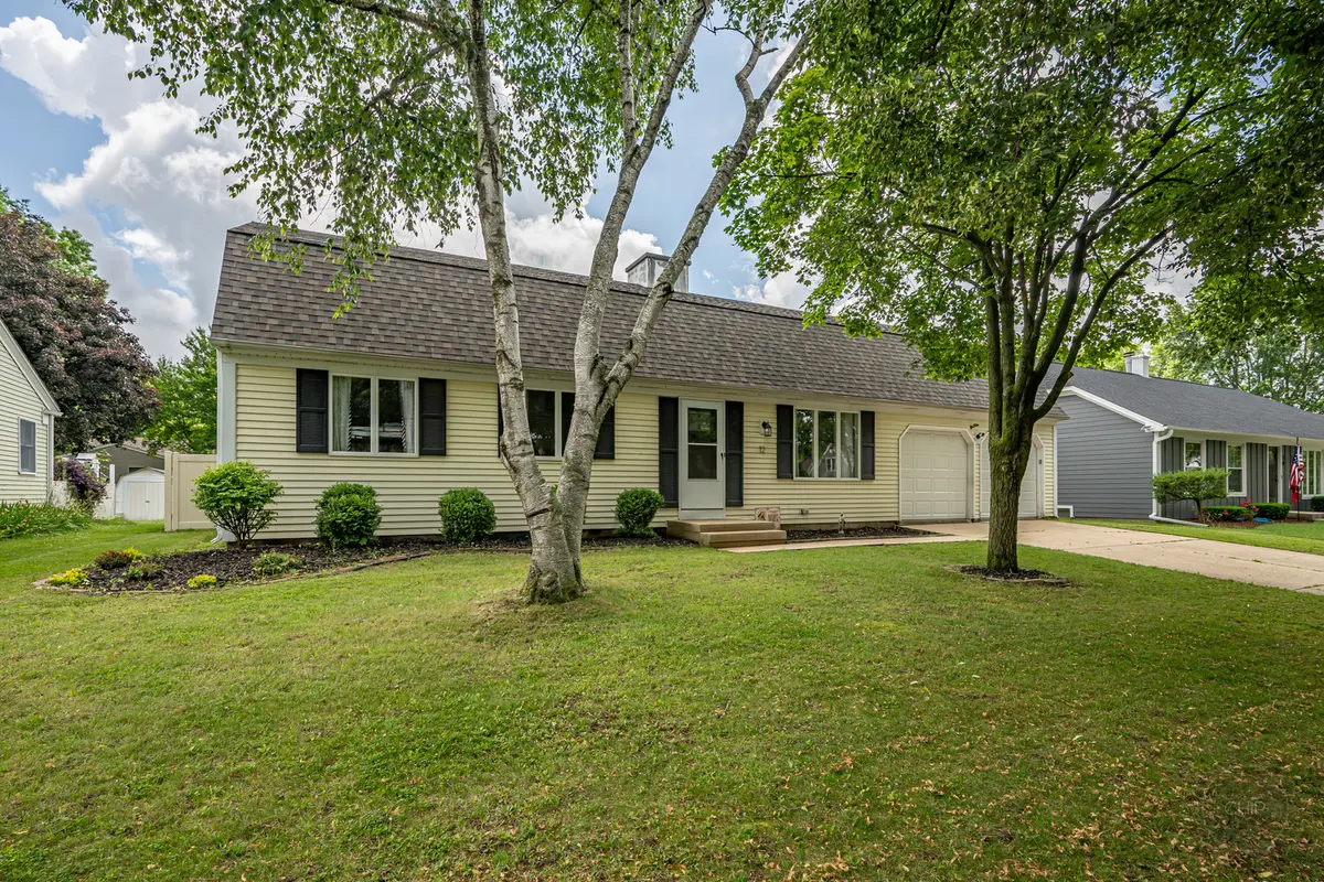 12 Sherwick RD, Oswego, IL 60543