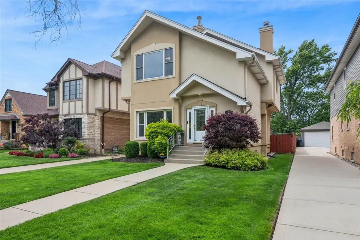 5858 N Luna AVE, Chicago, IL 60646