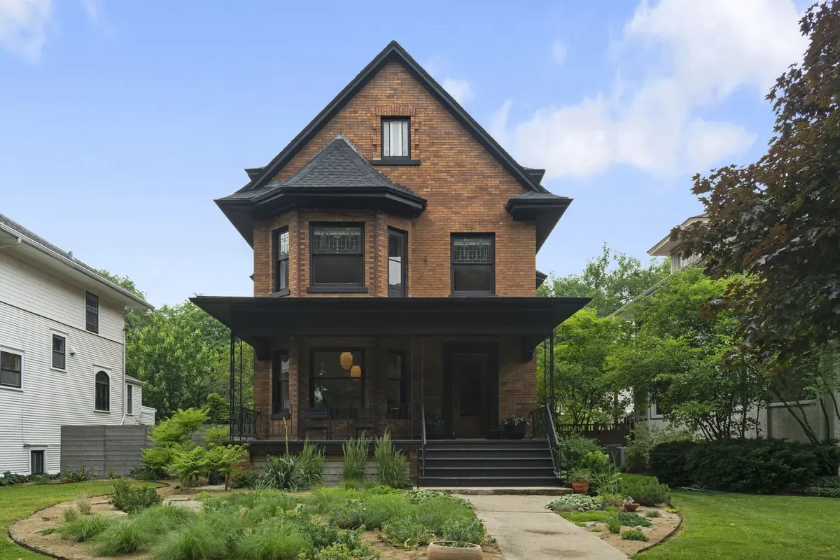 321 N Elmwood AVE, Oak Park, IL 60302