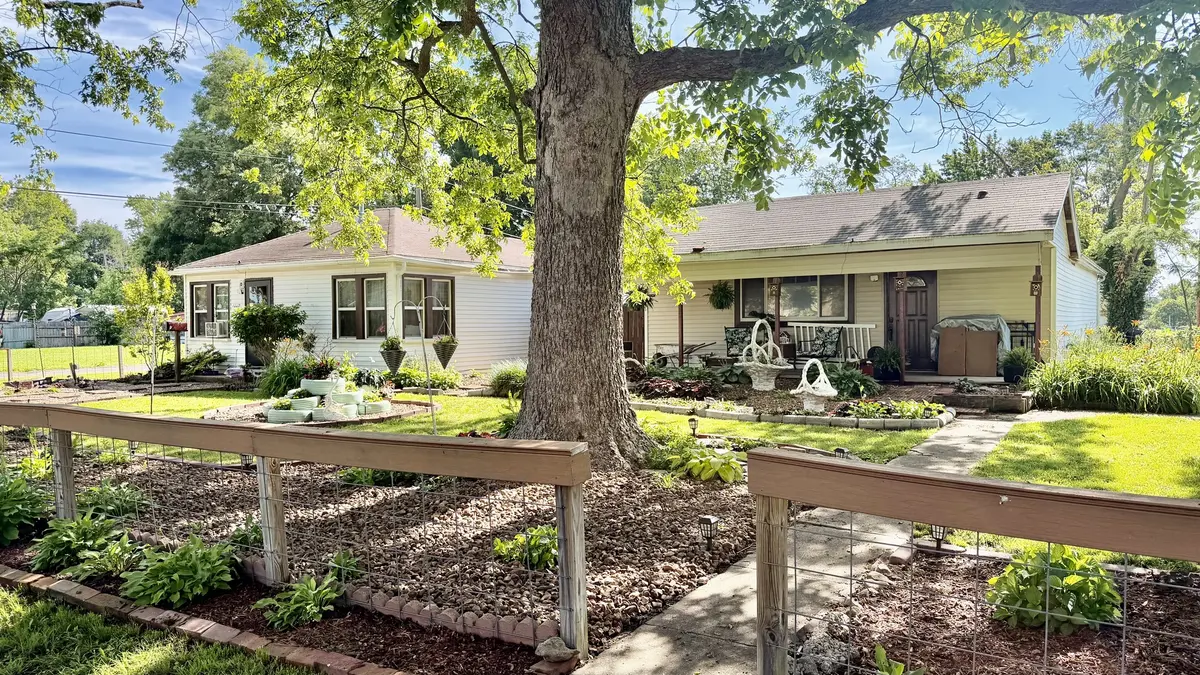 1225 Mckee ST, Centralia, IL 62801